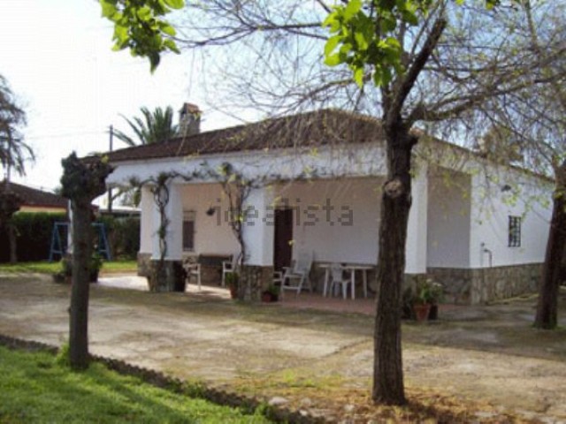 Casa en venta con 110 m2, 3 dormitorios  en Carmona, PRADOLLANO