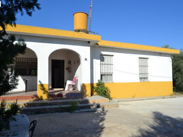 Casa en venta con 143 m2, 4 dormitorios  en Carmona, EL CORZO